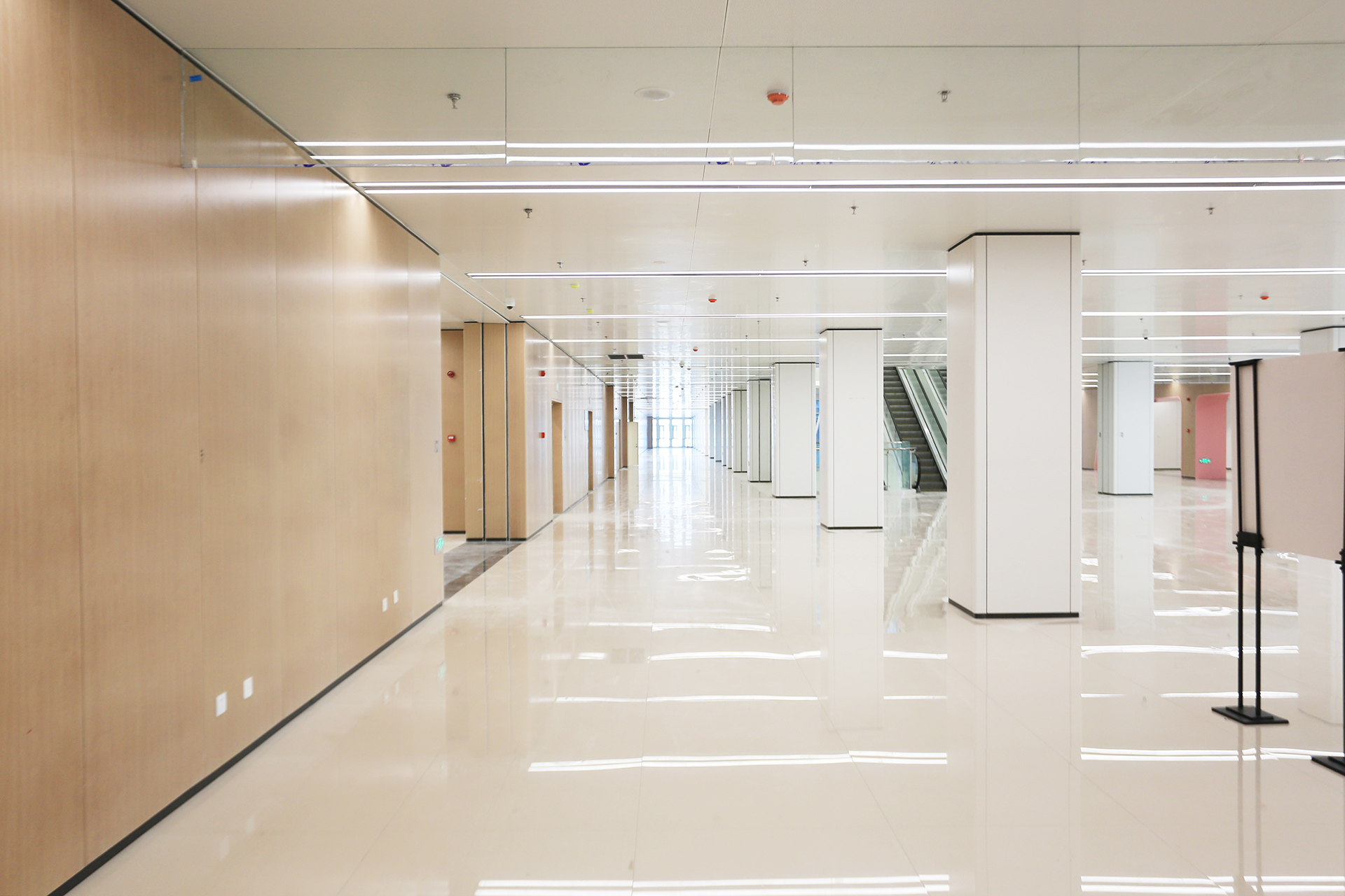 钢制墙板 鸿星科技-优尼肯®河北沧州市中心医院工程案例 应用实景
